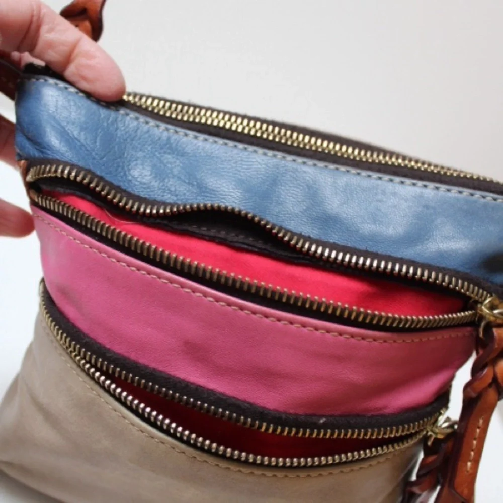 Dooney & Bourke north south cross body bag Genuine leather